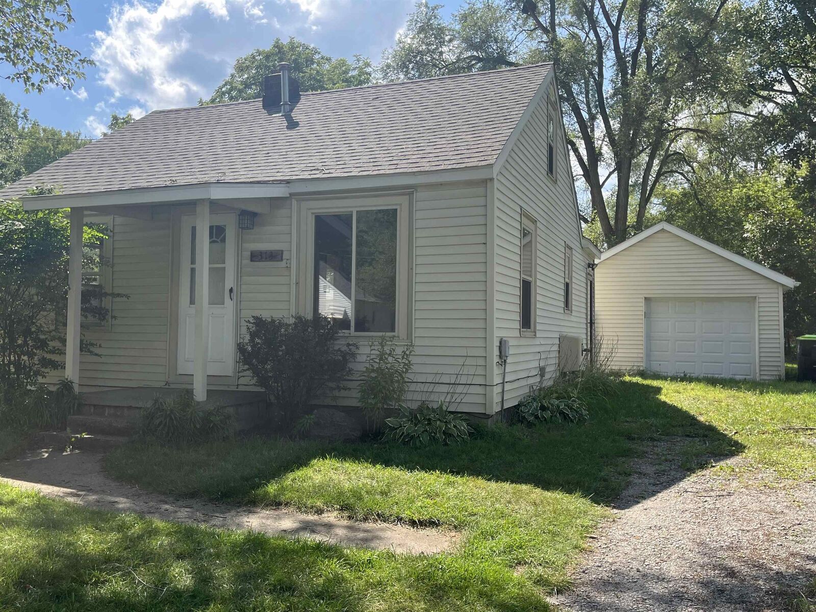Property Photo: 313 Hemlock MI 48642