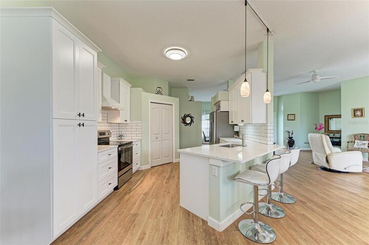Property Photo:  7102 42nd Court E  FL 34243 