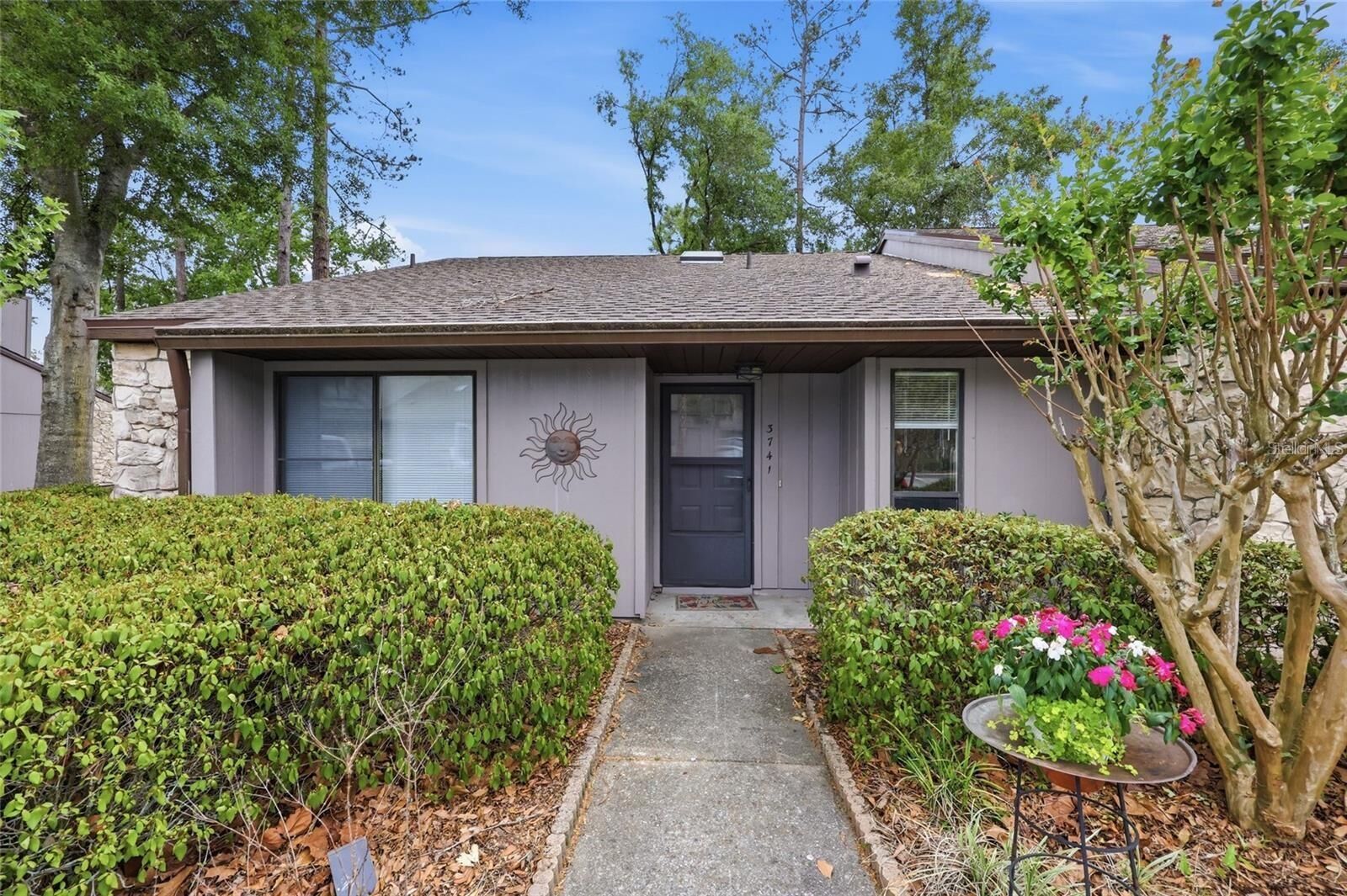 Property Photo: 3741 NW 56th Lane FL 32653