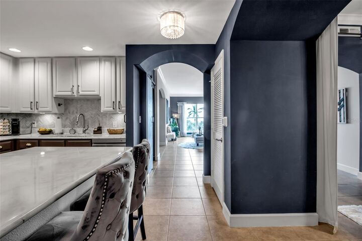 Property Photo: 808 3rd Avenue W 307 FL 34205