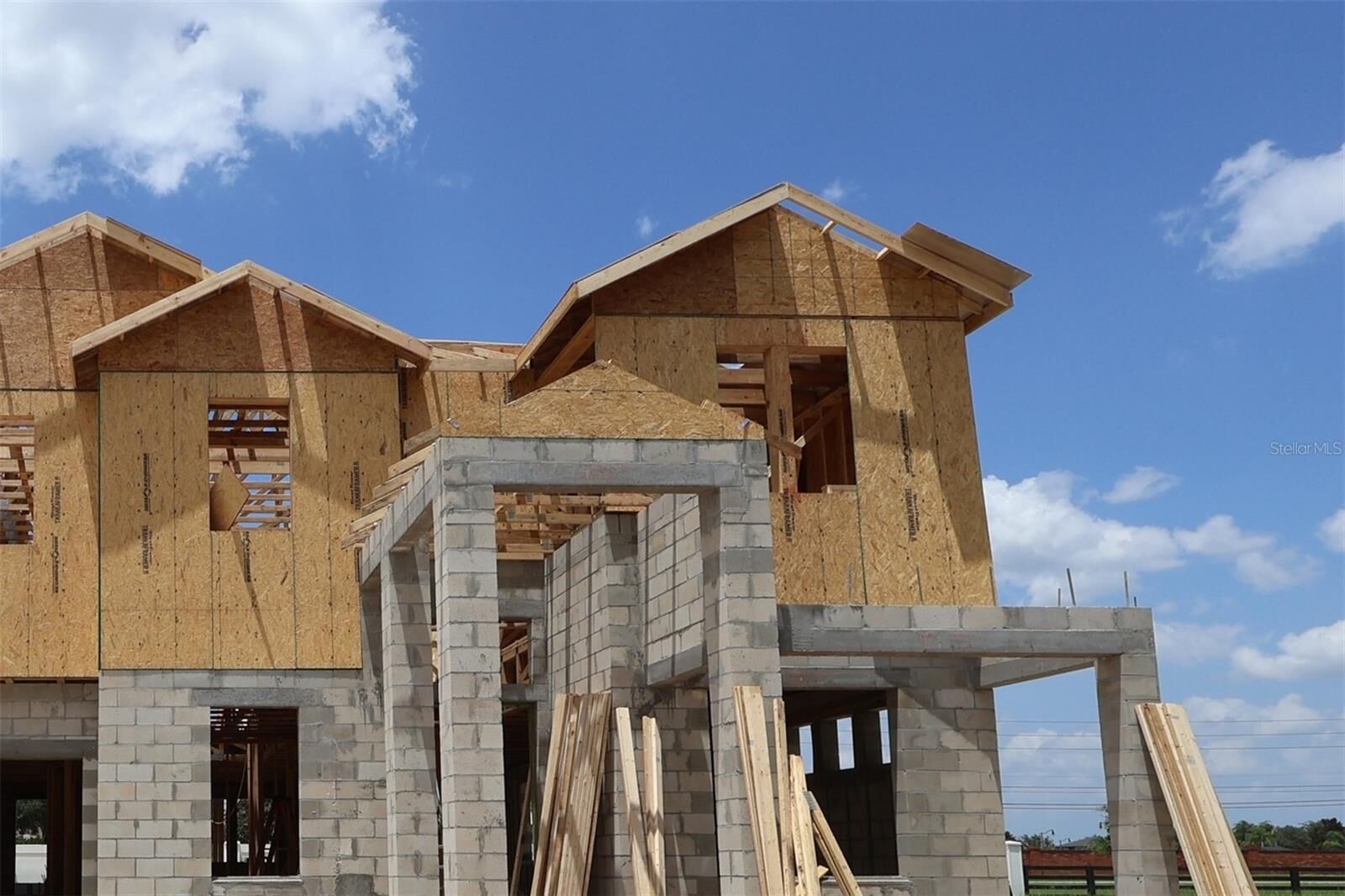 Property Photo: 17043 Overstory Road FL 32820