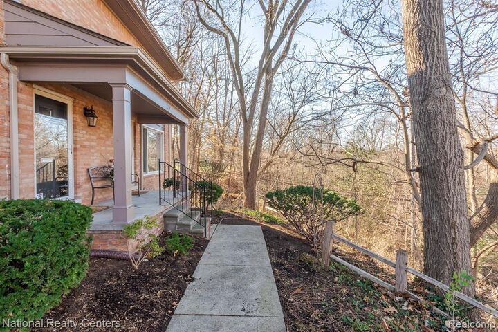 Property Photo: 1039 N Old Woodward Avenue 7 MI 48009 5411