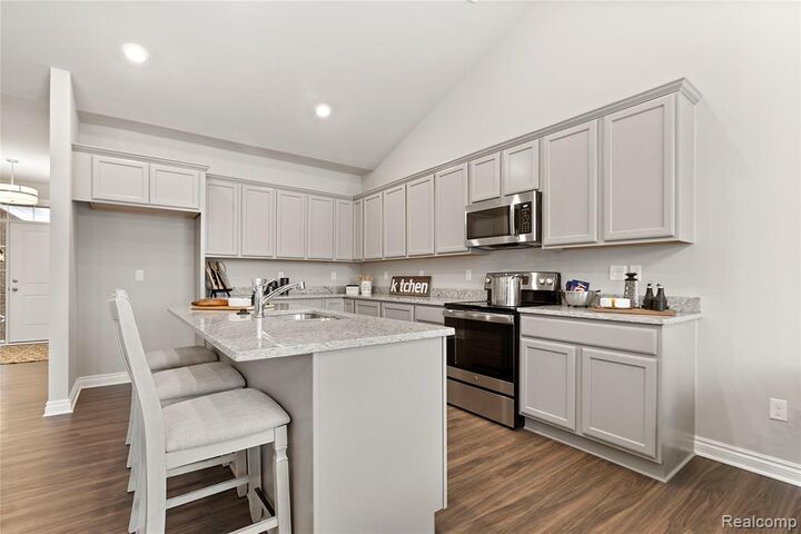 Property Photo: 9933 Crossview Trail 128 MI 48855