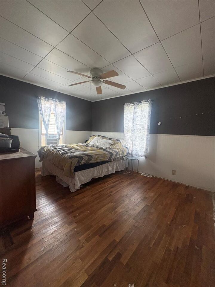 Property Photo:  207 Athletic Street  MI 48463 7710 