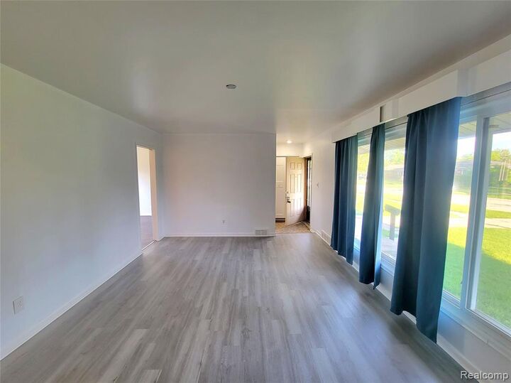 Property Photo: 3039 Pearl Avenue MI 48091 2329