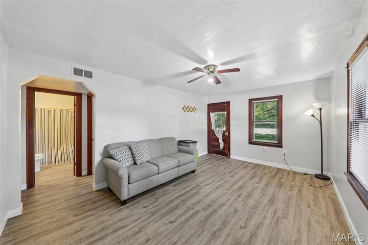 Property Photo:  4107 Illinois Route 16  IL 62056 