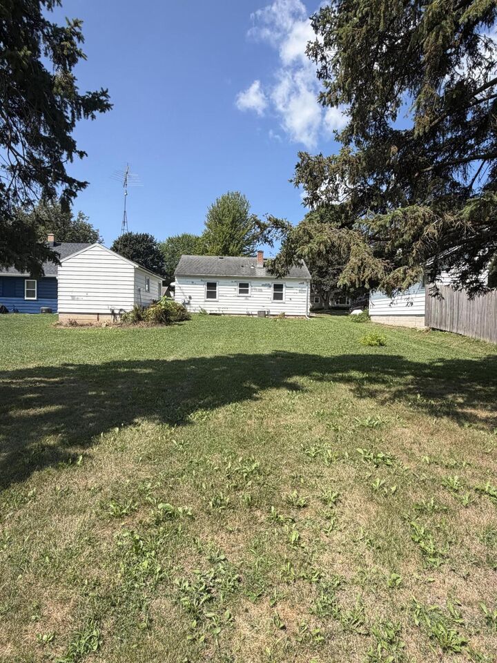 Property Photo: 2332 Van Buren St WI 53061