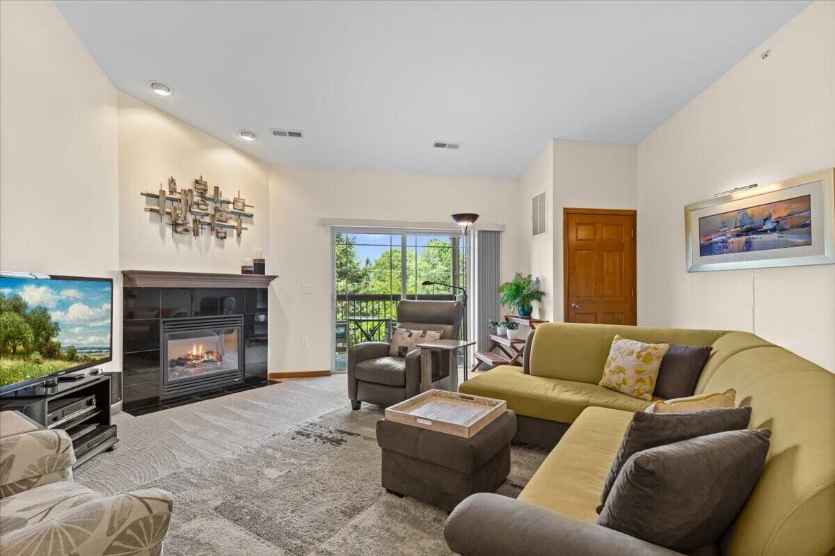 Property Photo:  230 Hilldale Dr  WI 53027 