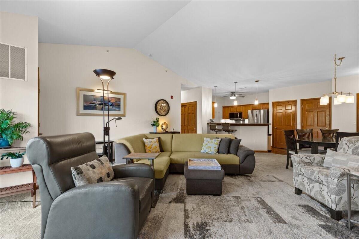 Property Photo:  230 Hilldale Dr  WI 53027 