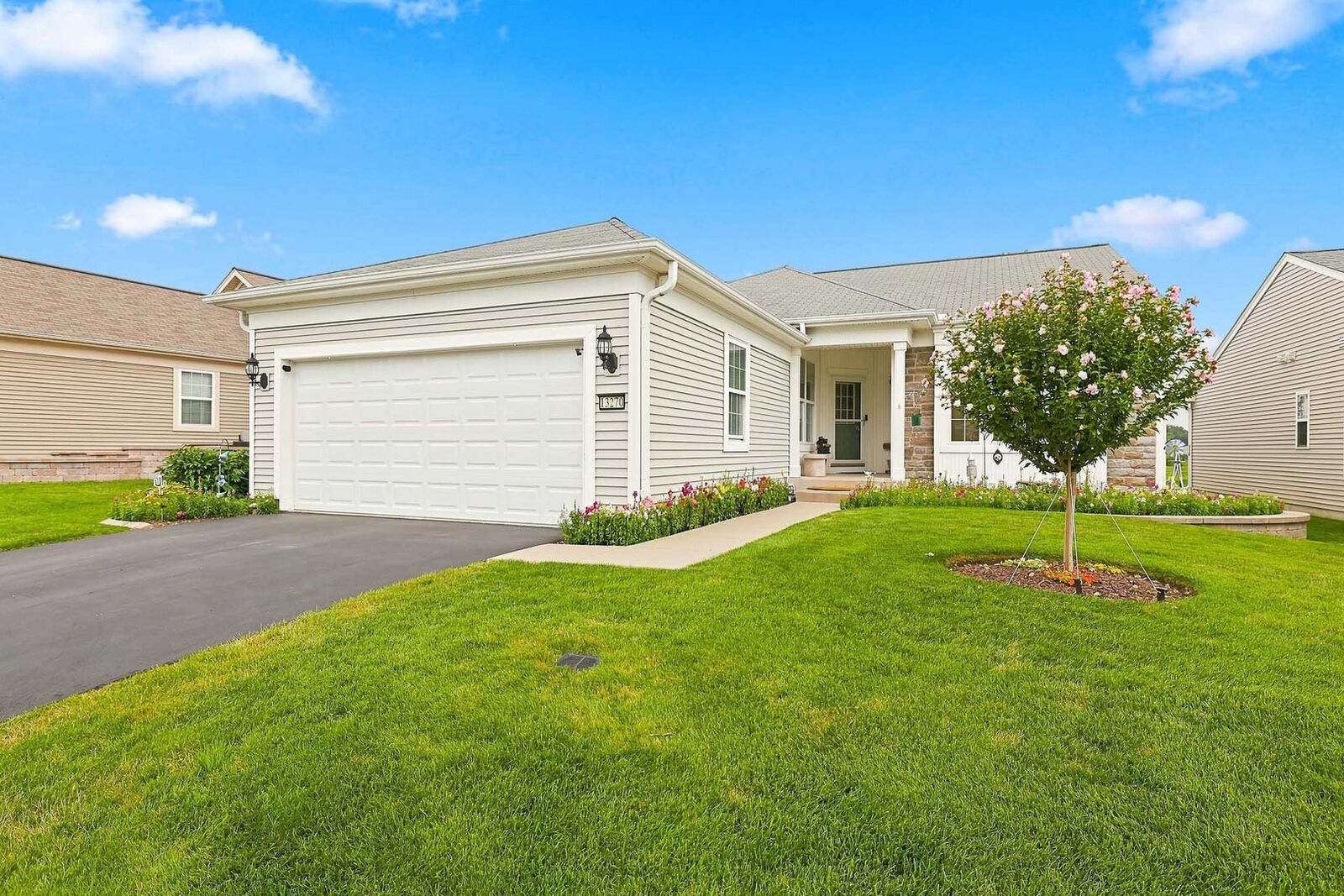 Property Photo:  13270 Canary Lane  IL 60142 