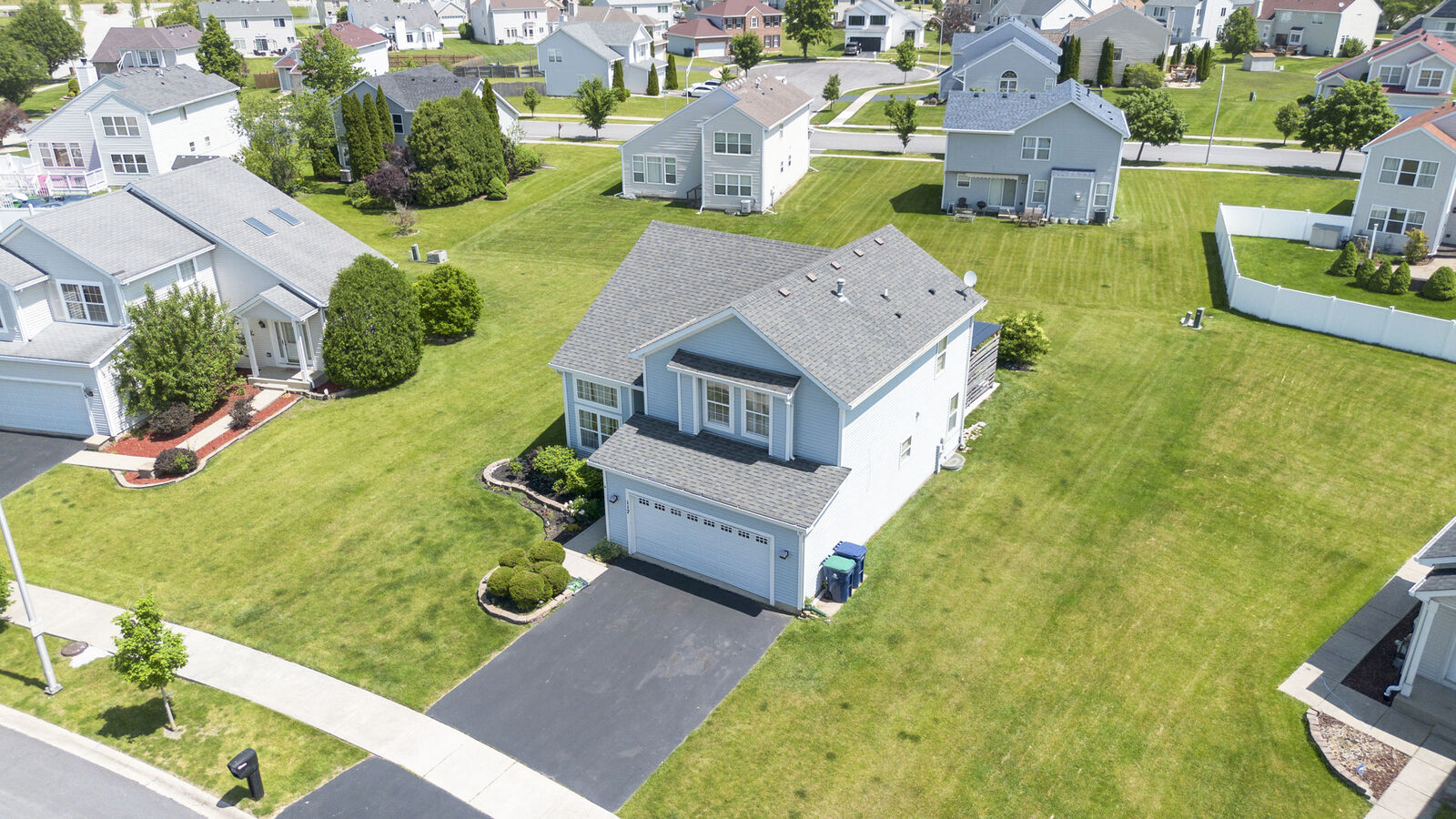 Property Photo: 117 Stonebrook Avenue IL 60443