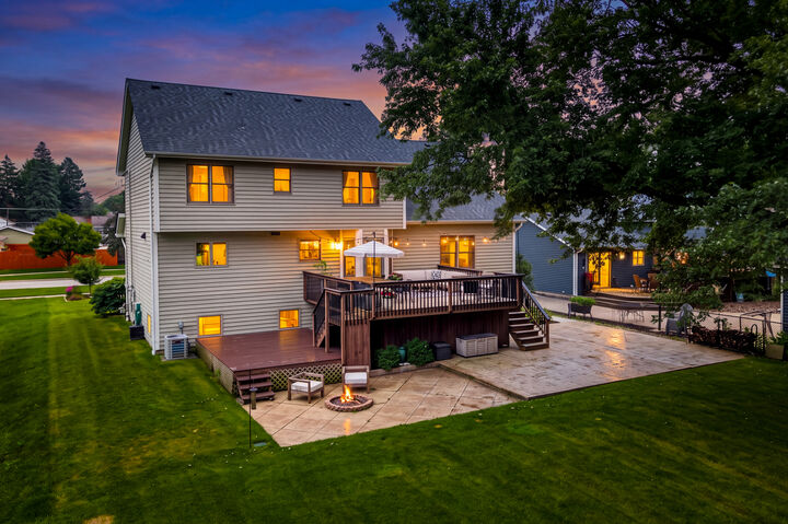 Property Photo: 318 N West Road IL 60148