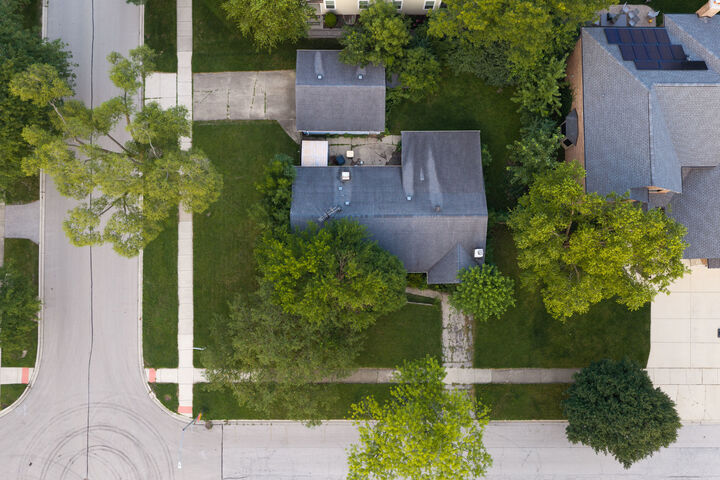 Property Photo: 1545 N Kaspar Avenue IL 60004