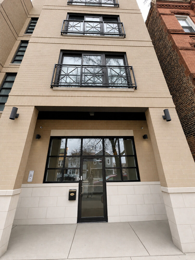Property Photo:  1451 N Ashland Avenue S  IL 60622 