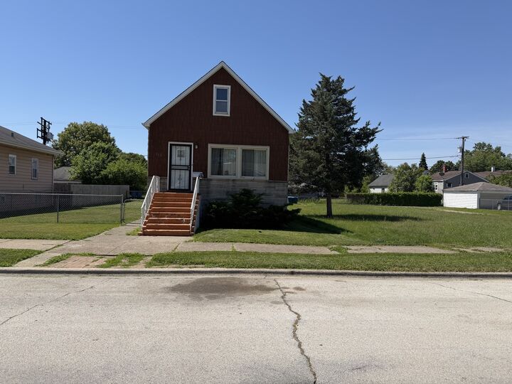 Property Photo:  213 155th Place  IL 60409 