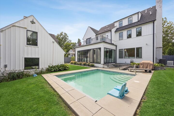 Property Photo: 37 S Stough Street IL 60521
