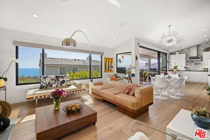 Property Photo:  6795 Las Olas Way  CA 90265 