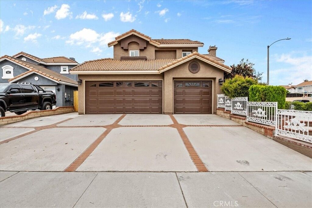Property Photo: 386 Arthur CA 92879