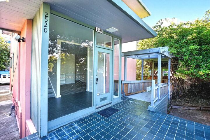 Property Photo:  2520 Milvia St  CA 94704 