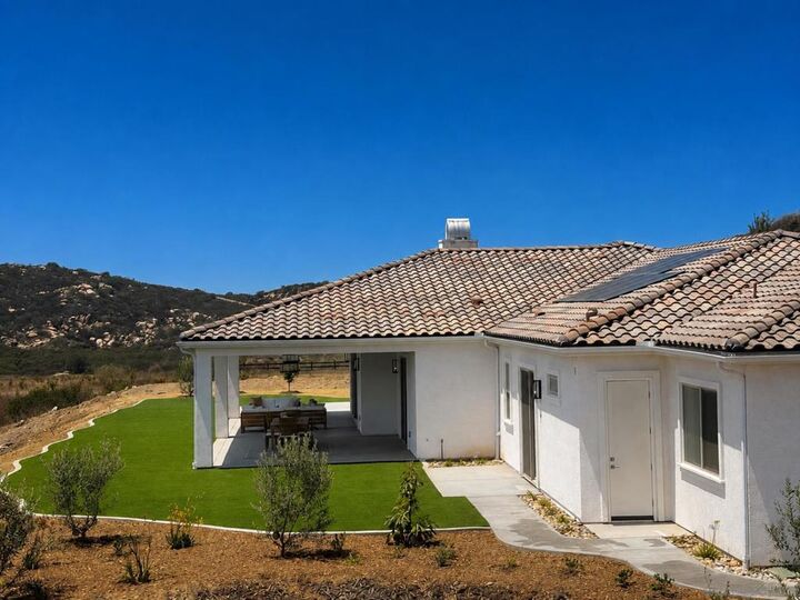 Property Photo:  11631 Via Trevi  CA 92040 