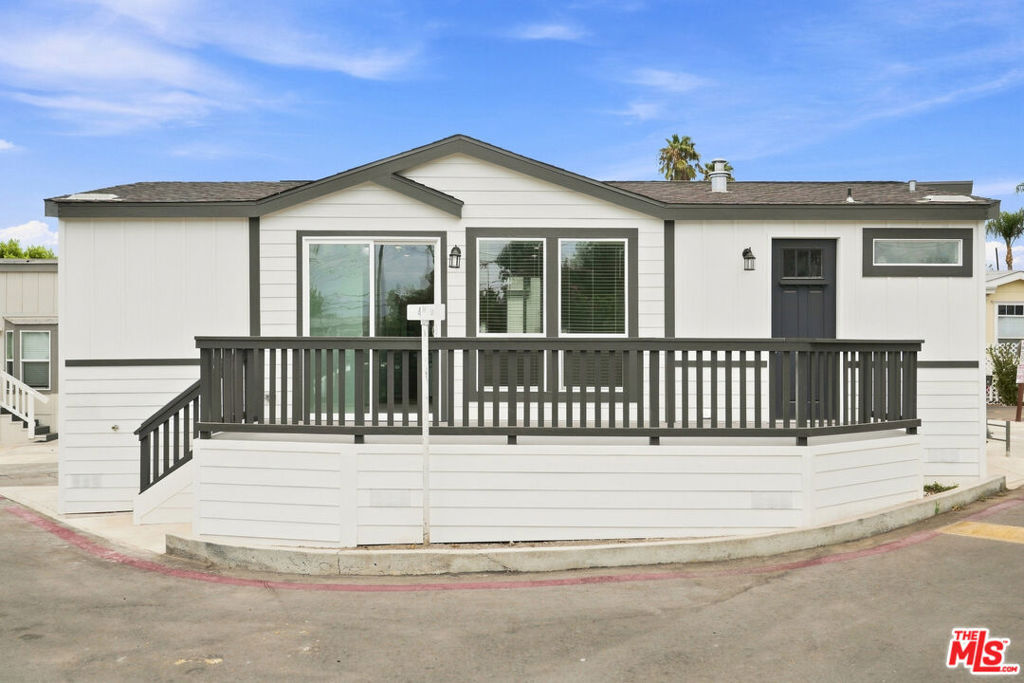 Property Photo: 12301 San Fernando Road 502 CA 91342