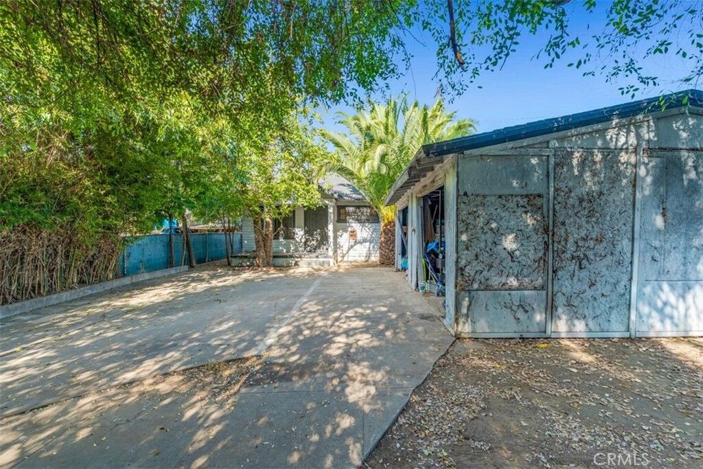 Property Photo:  2081 Summit  CA 91001 