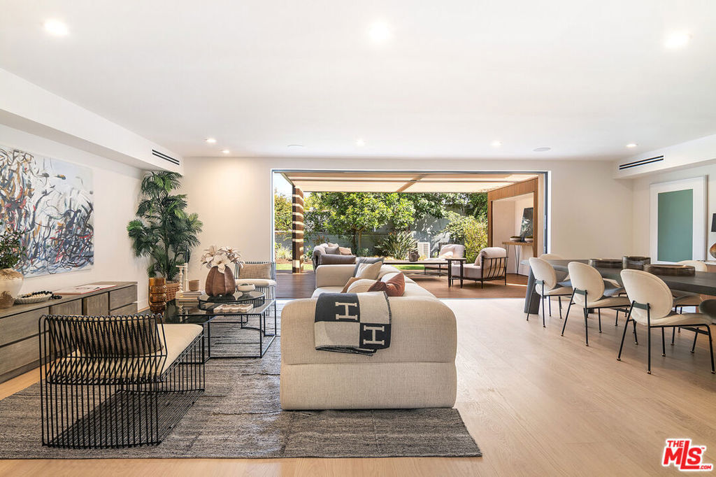 Property Photo:  10639 Cushdon Avenue  CA 90064 