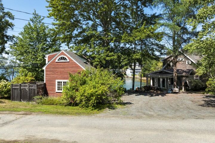 Property Photo:  749 Ocean Point Road  ME 04544 
