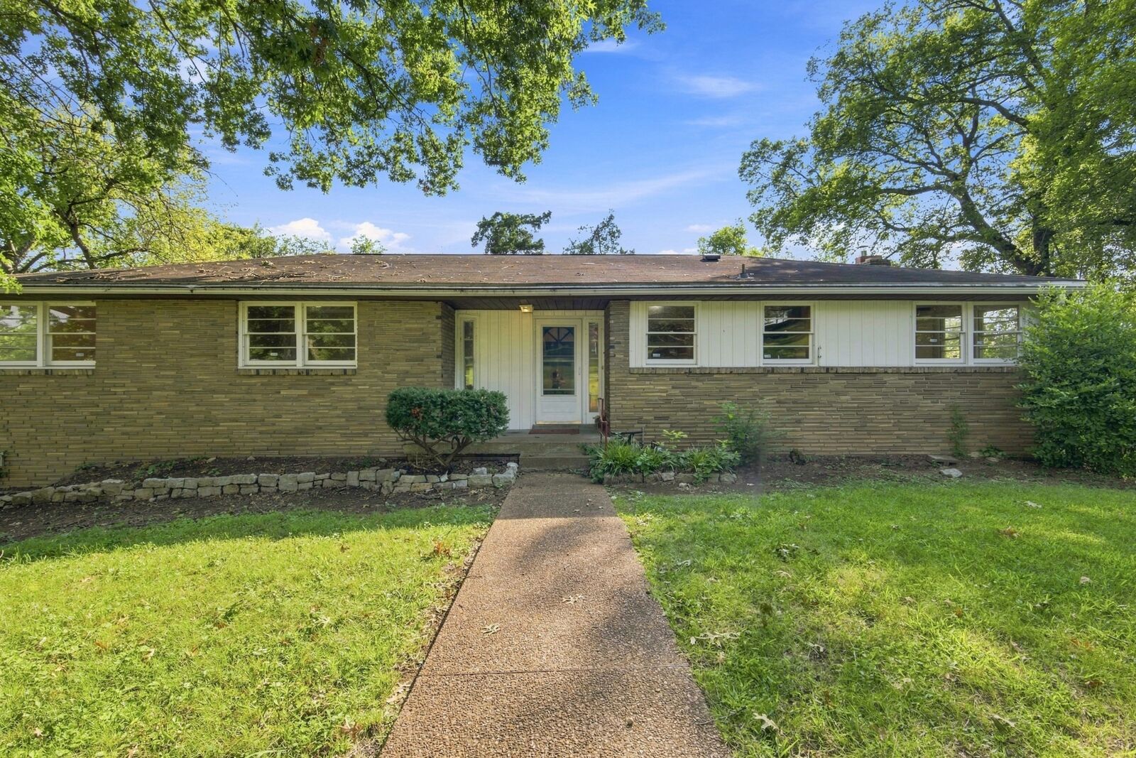 Property Photo: 212 Peeler Trl TN 37115