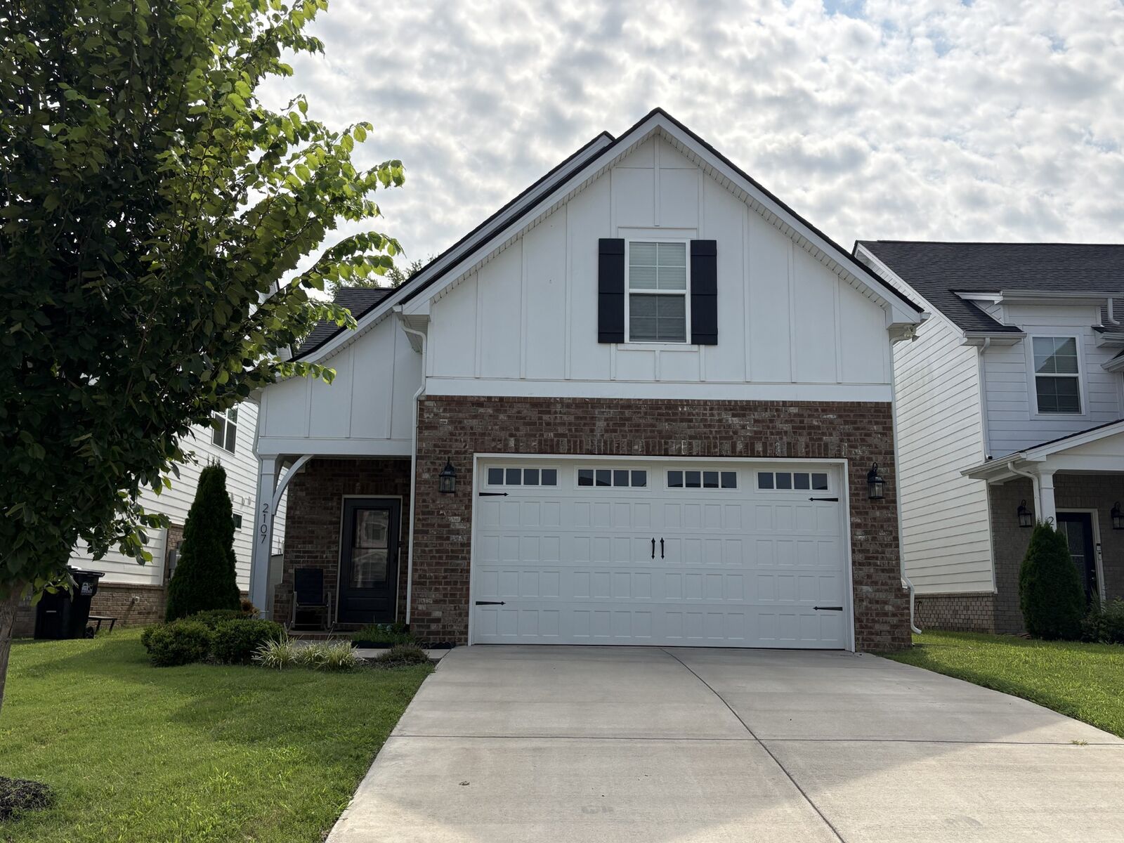 Property Photo:  2107 Barringer Ln  TN 37128 