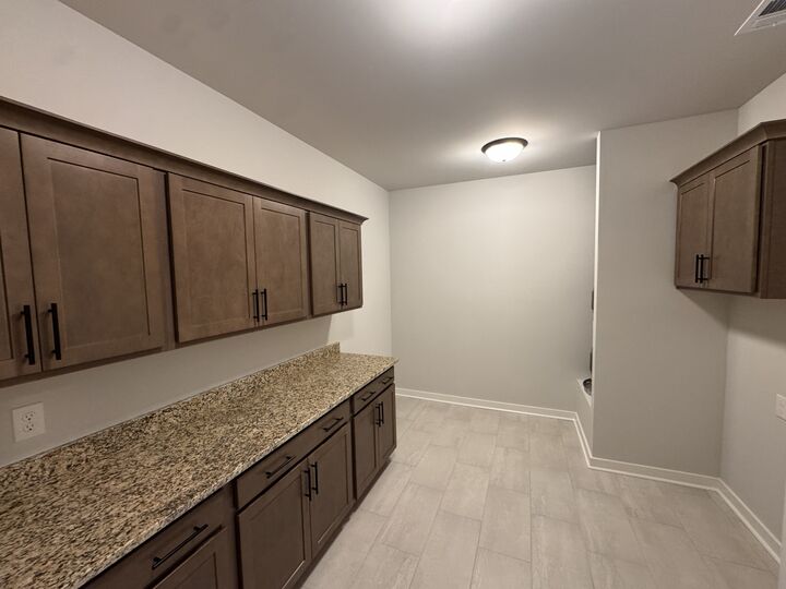Property Photo:  520 W Foxrun  TN 37172 