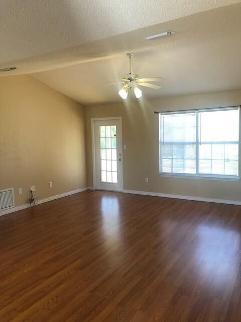 Property Photo: 9317 E River Drive FL 32566
