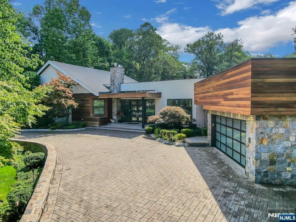 Property Photo:  34 Warren Lane  NJ 07620 