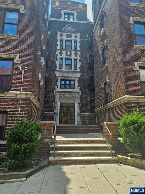 Property Photo:  26 Spring Dell 7B  NJ 07070 