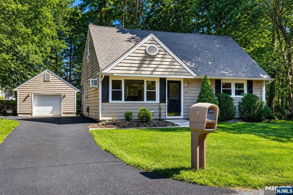 Property Photo:  27 Ferndale Road  NJ 07470 