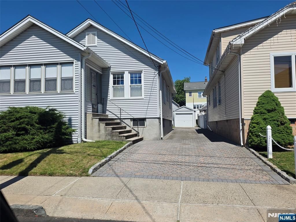 Property Photo: 9 Hillside Place NJ 07031