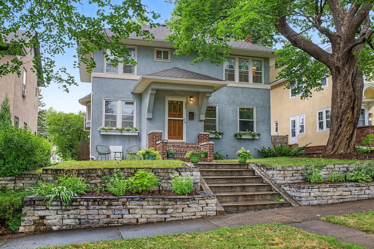 Property Photo:  899 Osceola Avenue  MN 55105 