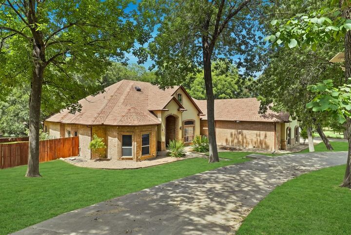 Property Photo:  159 Willow Run  TX 75165 