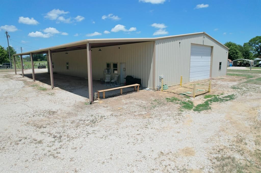 Property Photo: 187 County Road 3230 TX 75783