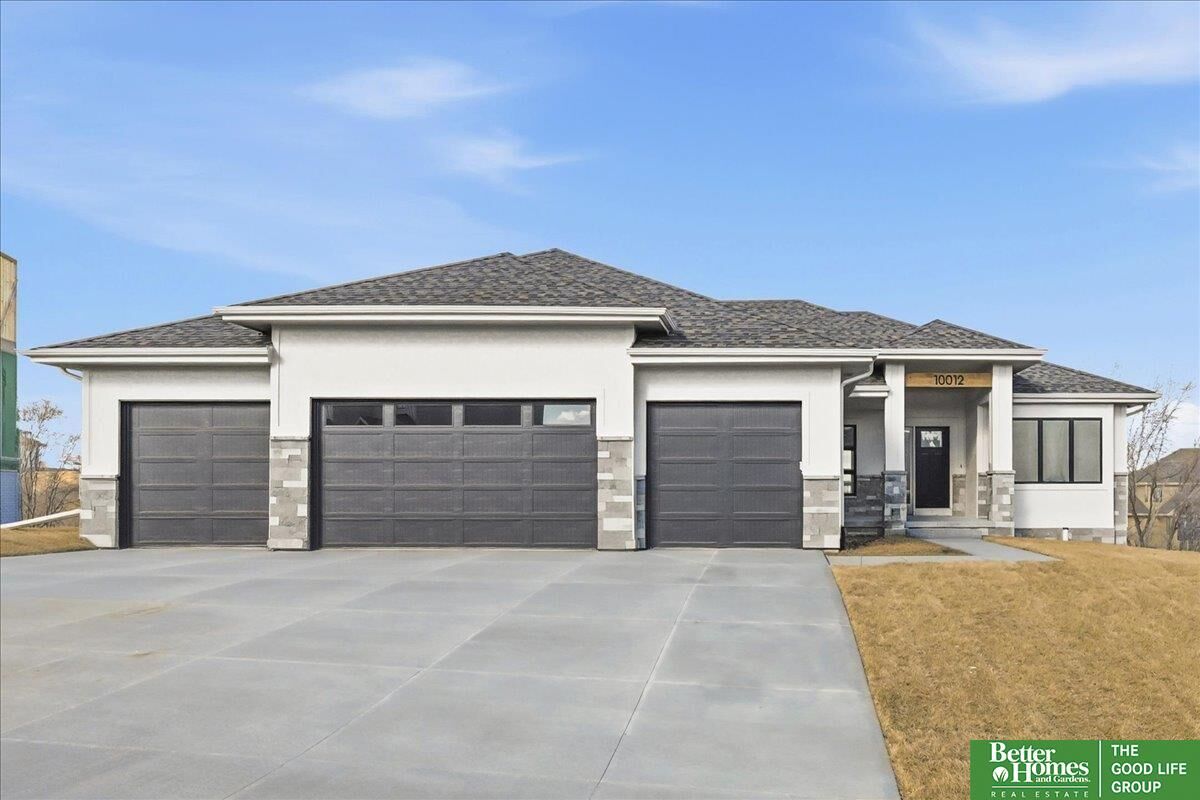 Property Photo: 5626 N 213th Street NE 68022