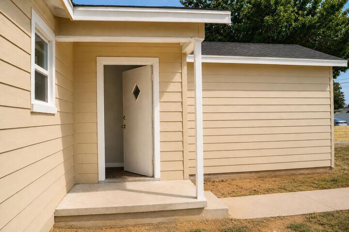 Property Photo: 2208 Golder Ave TX 79761