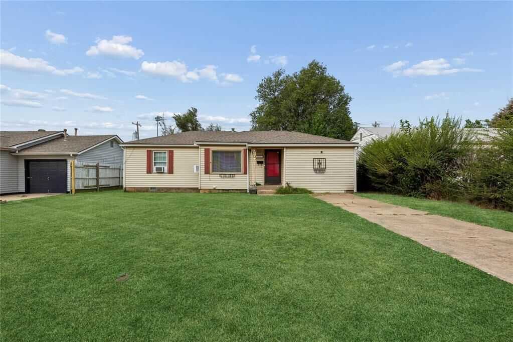 Property Photo: 1013 Stansell Drive OK 73110