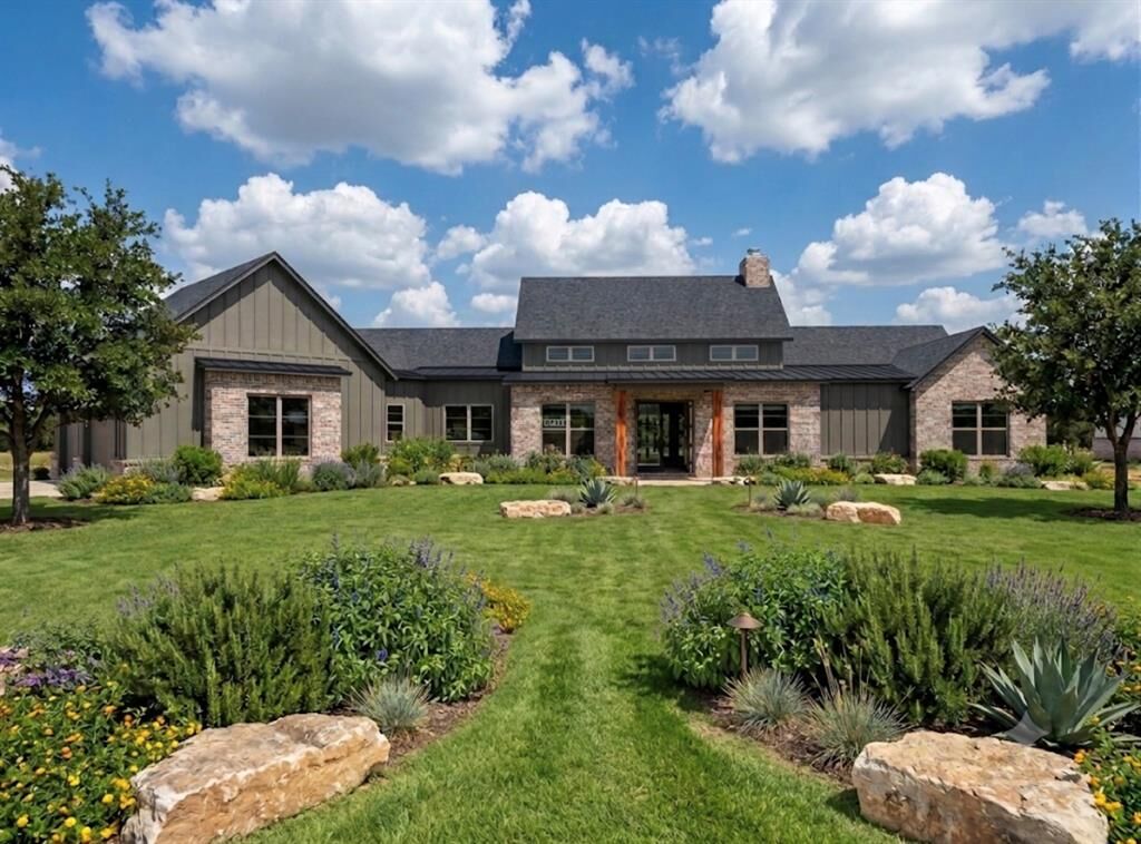 Property Photo:  13254 Lost Creek Boulevard  OK 73034 