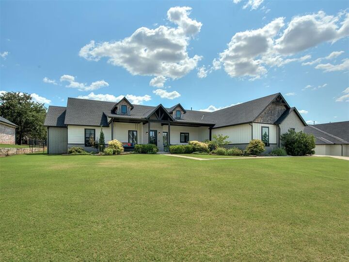 Property Photo:  1940 Treviso Court  OK 73034 