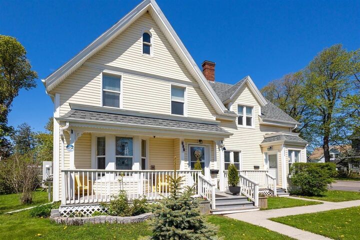 Property Photo: 250-252 Central Street PE C1N 3M4