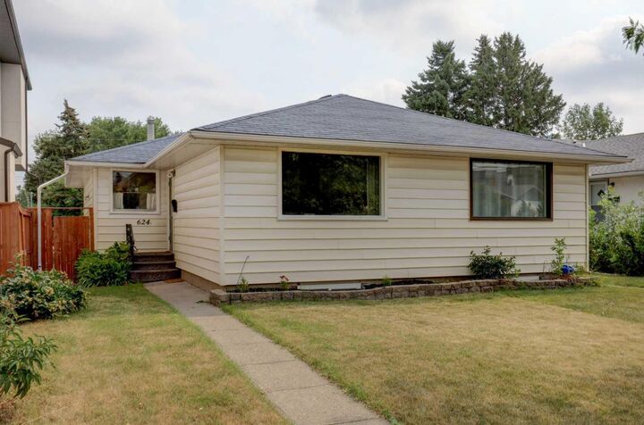 624 38 Street SW — photo 1