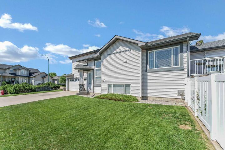 Property Photo: 6 Cottonwood Court SW AB T1B 4R5