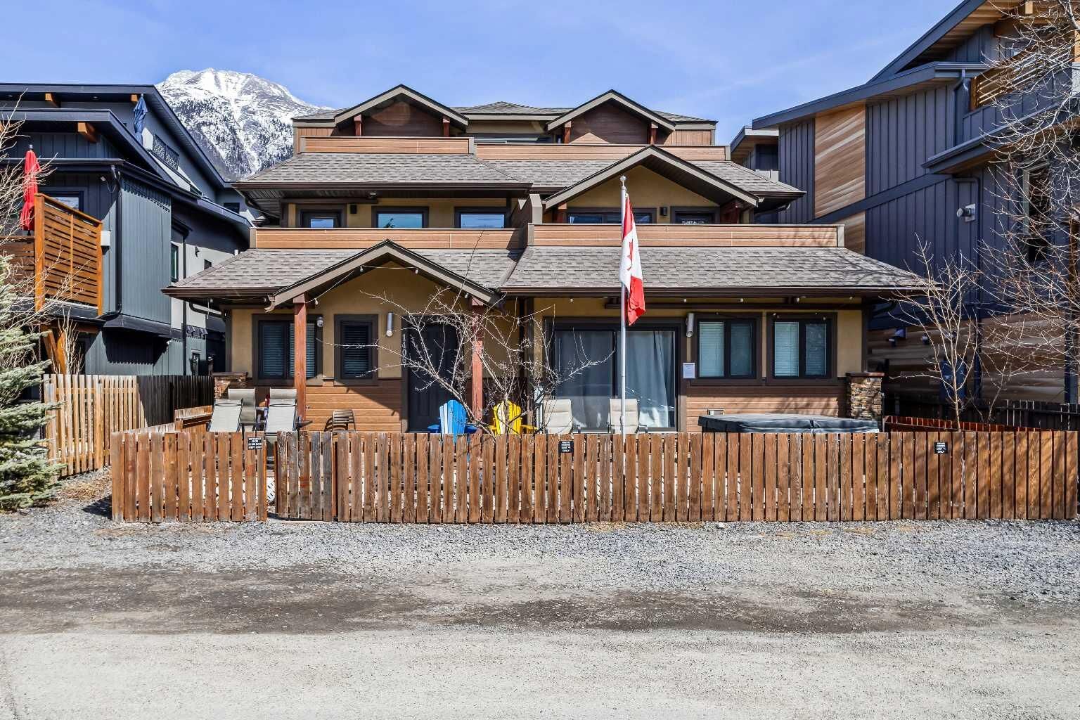 Property Photo: 1406 2nd Avenue 1 AB T1W 1M9