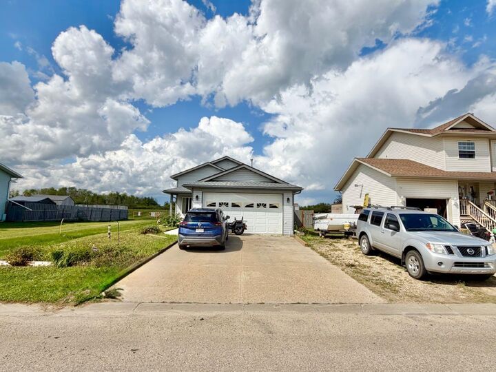 Property Photo: 9804 102 Avenue AB T0H 3C0