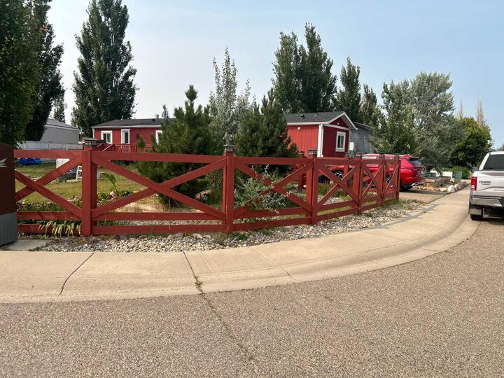 116 Meadow Lake Close E — photo 1